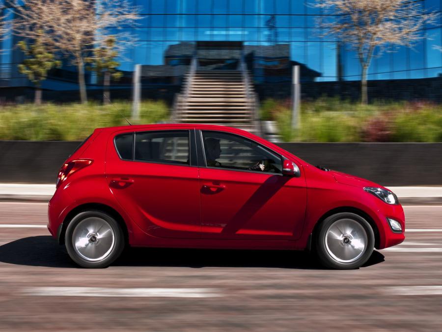  Hyundai i20 5-Door 2012 года  (ZA) (фото 10 из 14)